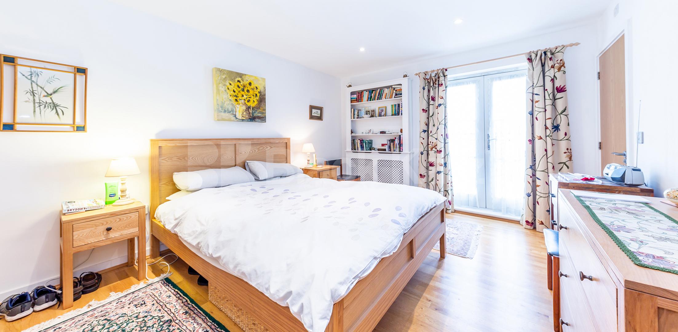modern 2 bed 2 bath in camden within a private development mins to tube & shops Northpoint Square, Camden